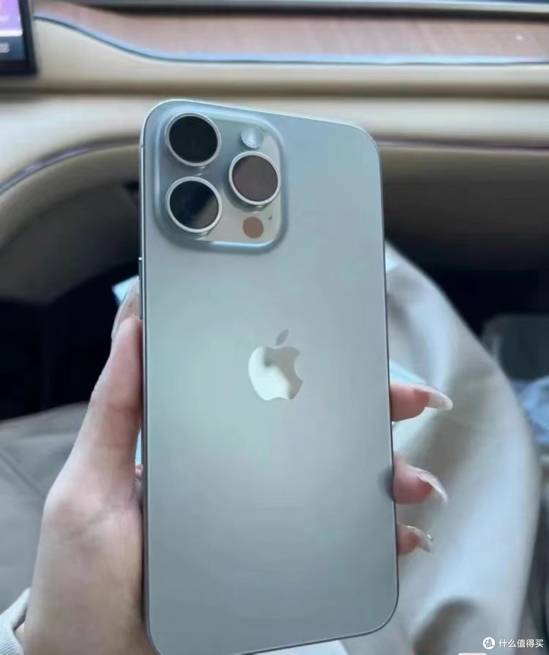 iphone 15 pro max搭载了苹果最新款的3nm芯片——a17 pro.