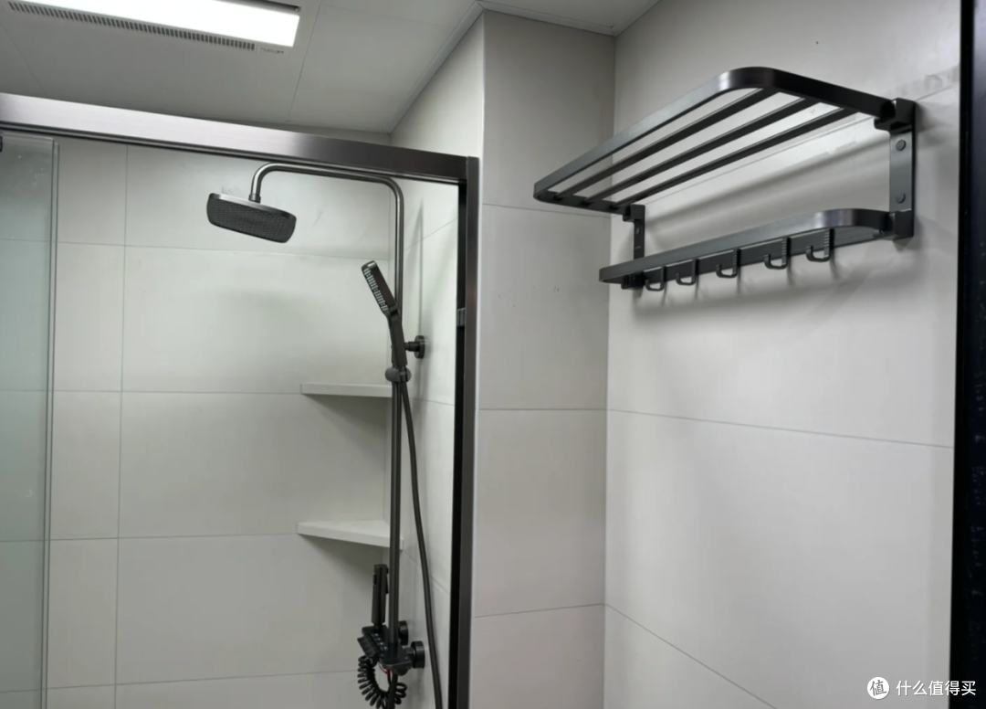 卫生间毛巾架，最妙的4个安装位置，好看又实用，值得借鉴！_卫浴用品_什么值得买