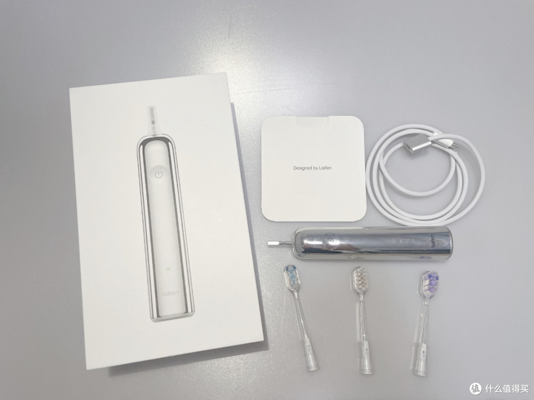 如果电动牙刷能“摇摆”起来，牙齿是不是能刷得更干净？实物体验徕芬全球首款超大摆幅扫振一体电动牙刷