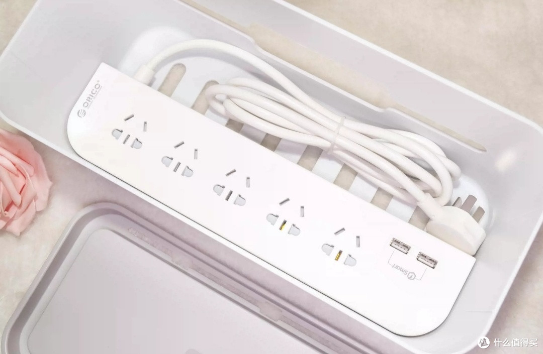 桌面配搭整理试试orico奥睿科收纳盒插座