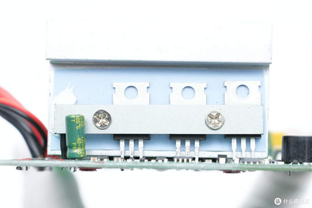 拆解报告:niu小牛电动300w锂电池纯正弦波逆变器nbq-31