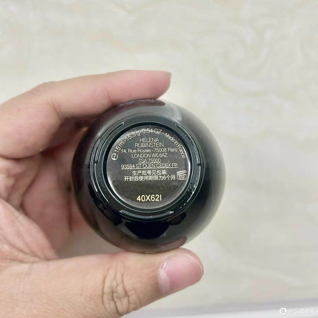 赫莲娜hr黑绷带眼霜让眼周肌肤焕发青春