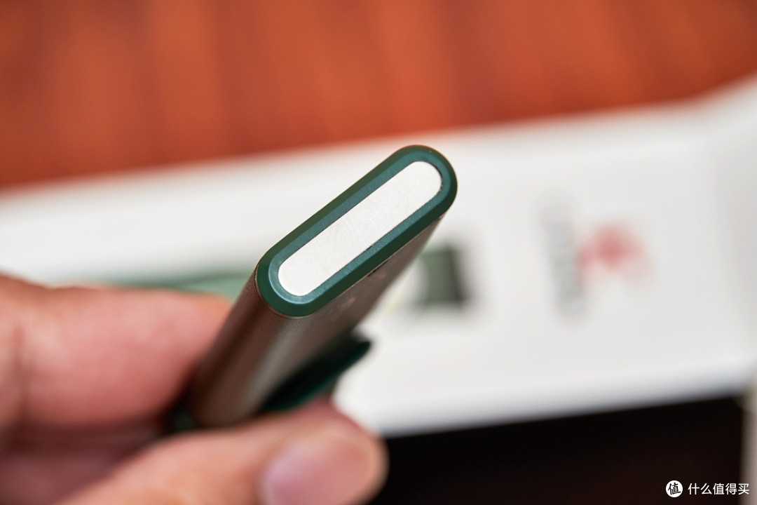 轻薄超便携,实用双光源,klarus凯瑞兹e5手电上手