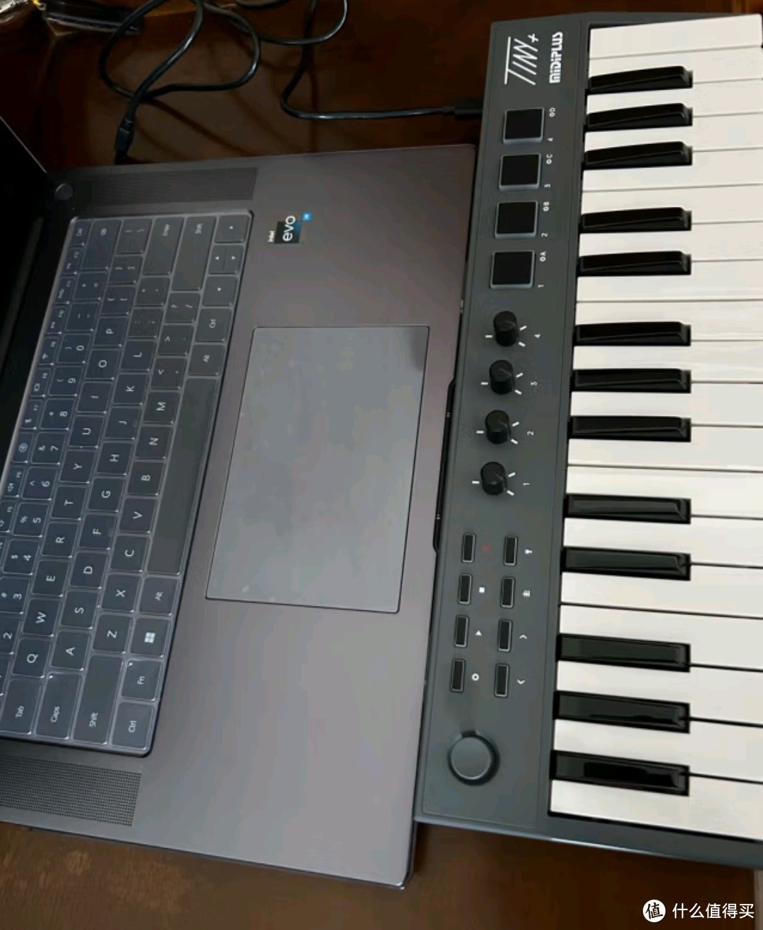 midiplusTINY+32键便携迷你小打击垫电音控制器音乐键盘编曲MIDI键盘 32键灰色