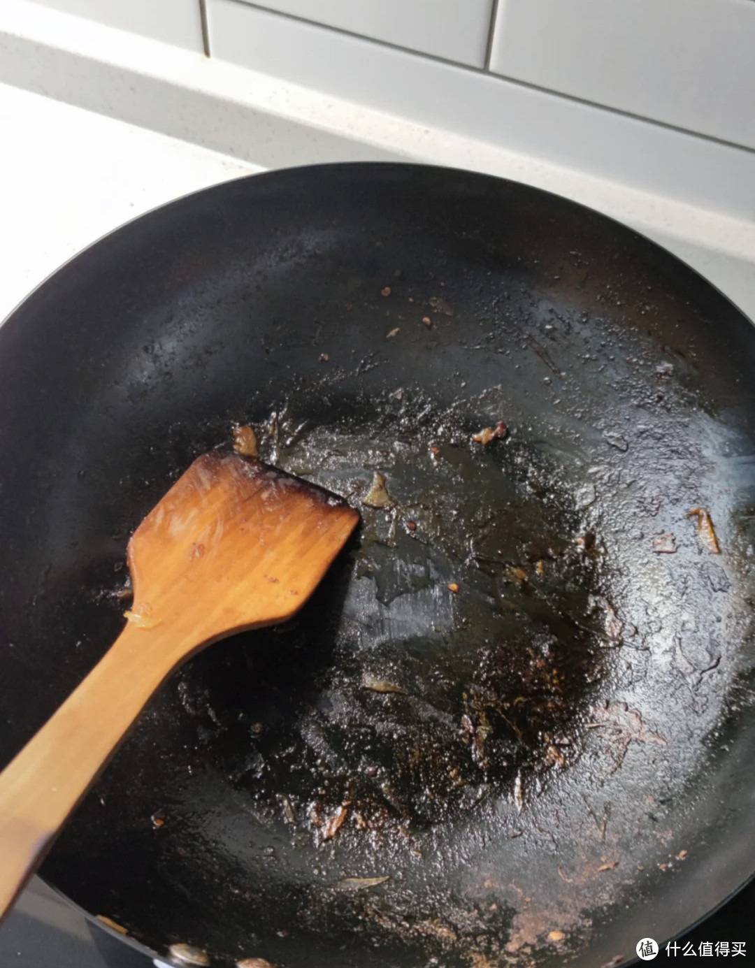 厨房里这“4种铁锅”建议扔掉，极易重金属超标，很多家庭还在用