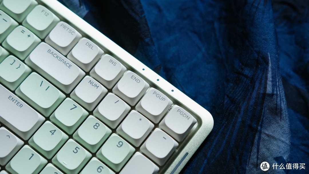 新贵SK01矮轴键盘，点亮你的桌面生活