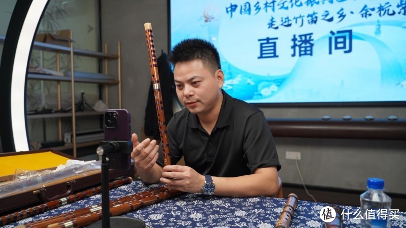 走进竹笛制作产业，看笛二代施飞云塑造笛孔中的灵魂