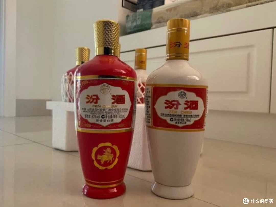 穿着"留洋外衣"的汾酒光瓶口粮酒—出口红瓷汾