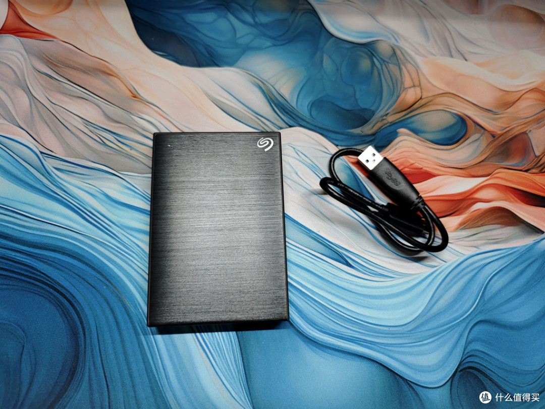 移动硬盘:希捷铭系列加密款