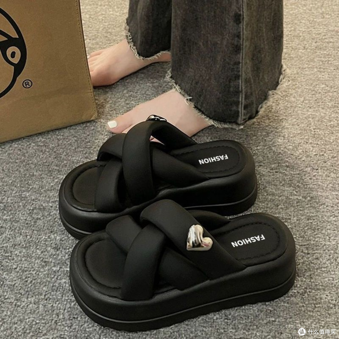 夏季凉拖鞋,如何挑选出最适合你的那一双?