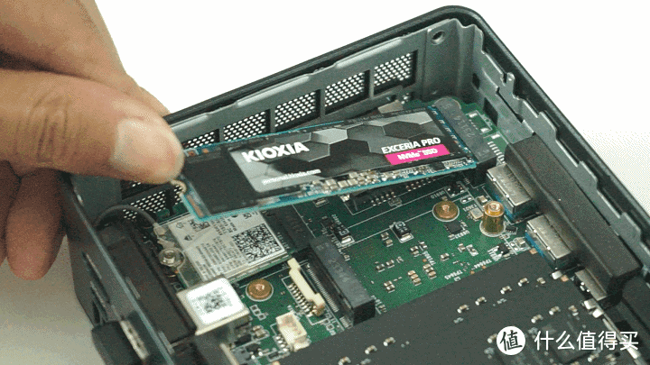主机如何加装固态硬盘，一篇上手！超详细SSD 固态硬盘选购、安装指南、轻松扩容提速！