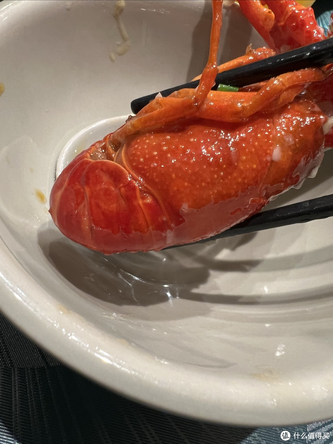 湖南餐馆里做的蒜蓉小龙虾，够味的很。