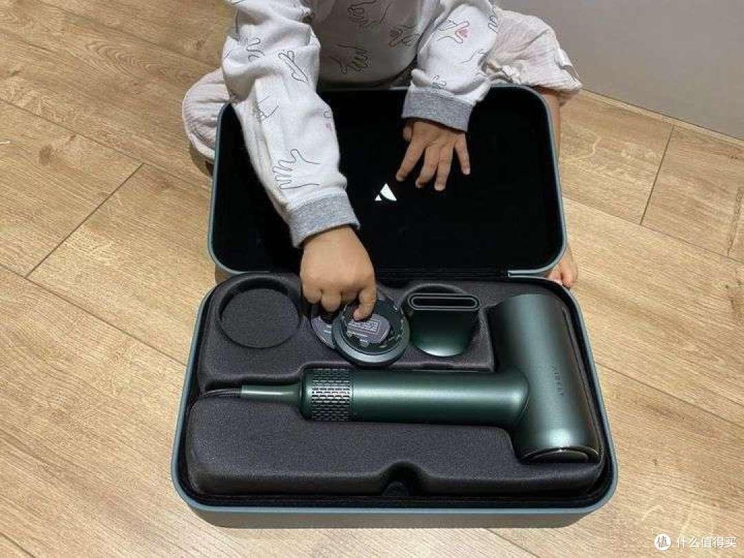 吹风机推荐，吹风机哪个牌子好？家用/宿舍/学生/百元/品牌选购攻略