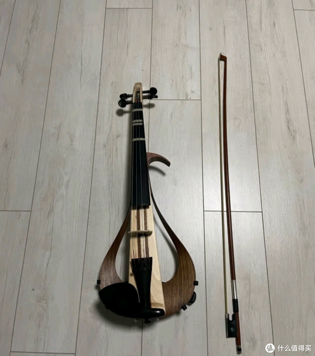 音乐达人必备！雅马哈YEV-104BL电子小提琴耳机，专业演奏家的选择！