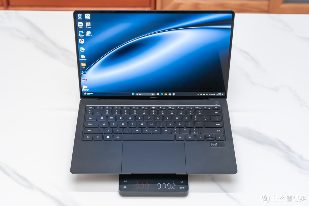 980g 的万元旗舰本强在哪里？华为 MateBook X Pro 微绒典藏版测评详解