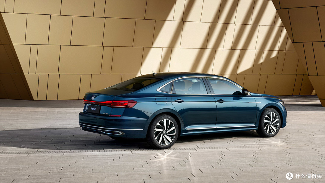 大众帕萨特:你以为我凉了,我又拿到中级车销冠了!