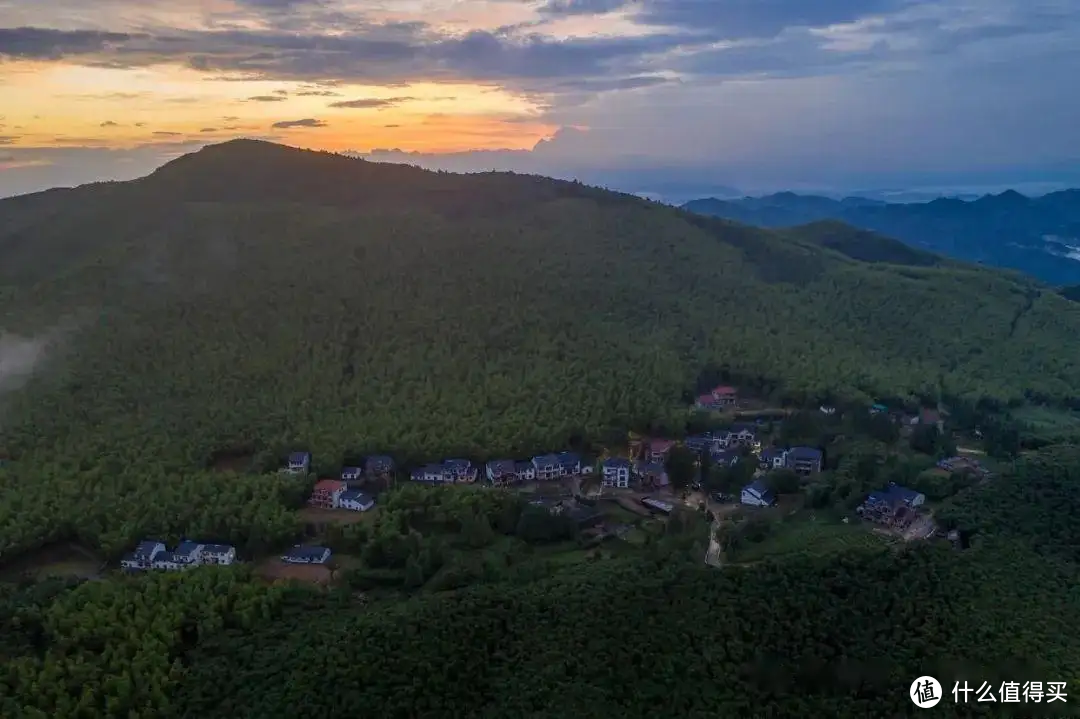 7-8月份穷游的最佳地方有很多，以下是一些推荐