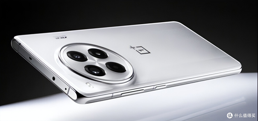 买手机别再抠搜，2024年四款最香的中端旗舰手机，几乎“零差评”