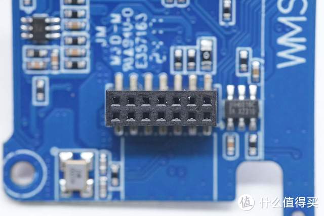 拆解报告：罗马仕Qi2磁吸无线充WMS10Q-491