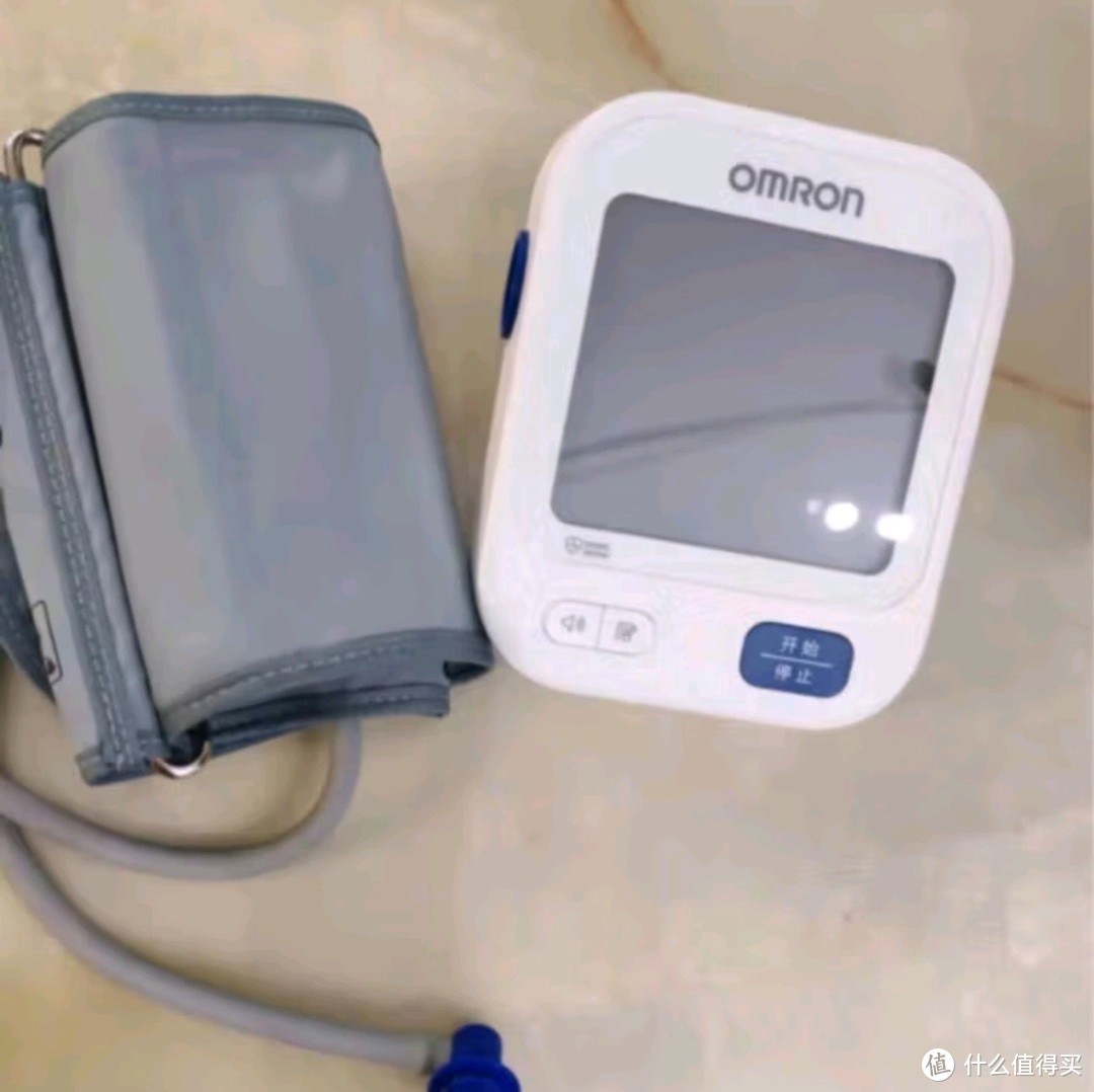 欧姆龙（OMRON）U724J电子血压计家用上臂式大画面血压仪医用高精准血压测量仪