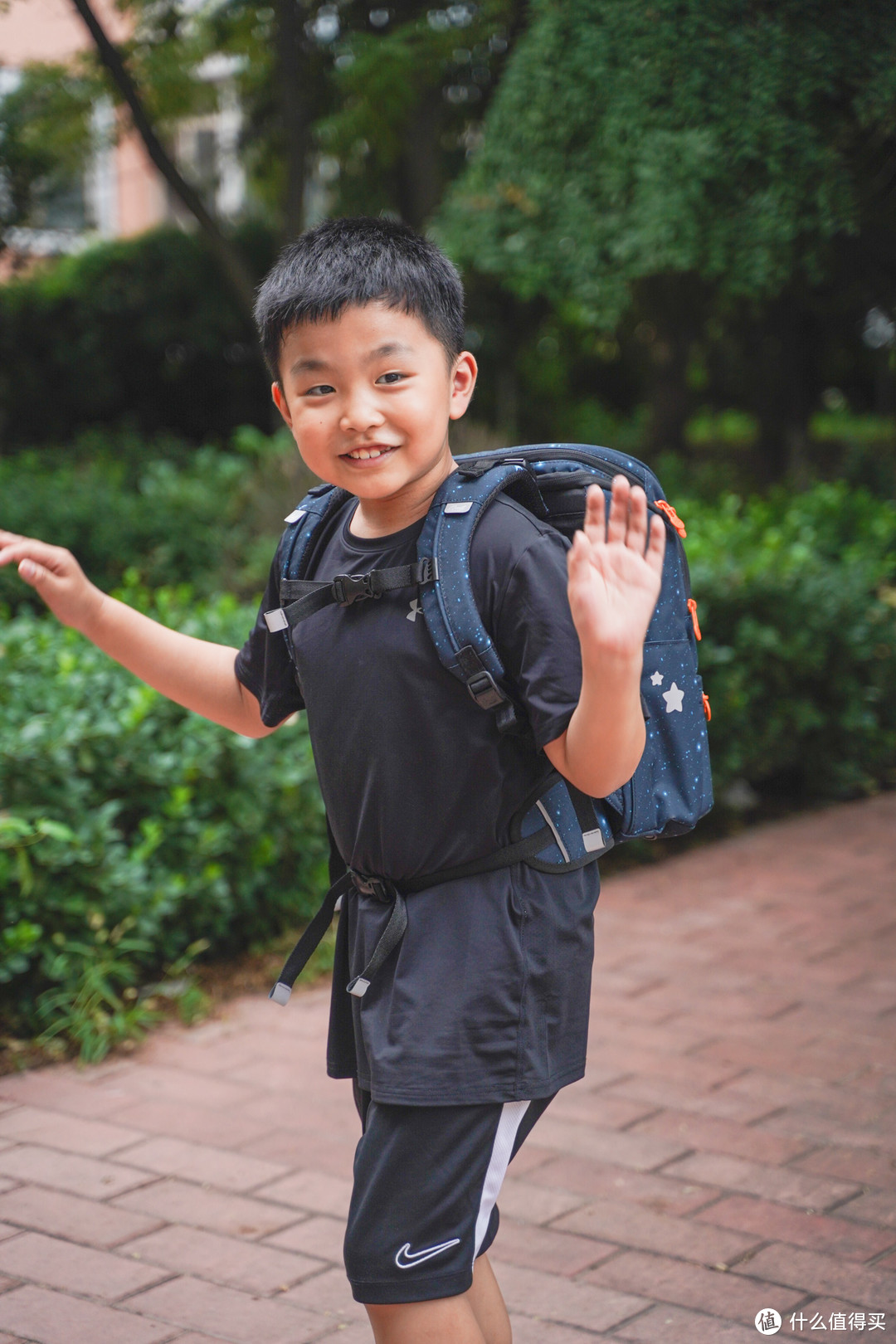 两款热门儿童护脊书包对比，孩子的开学装备这么选！