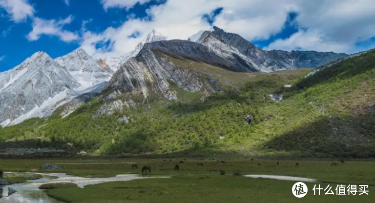 稻城亚丁旅游攻略：探秘水蓝色星球上的最后一片净土