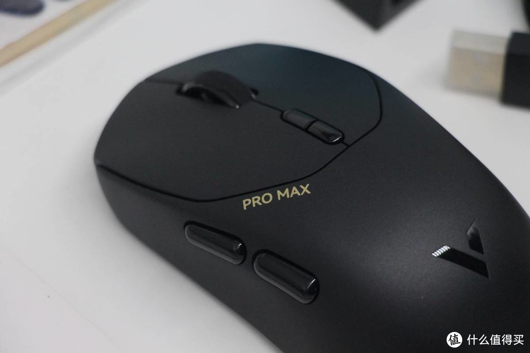 雷柏VT1PRO MAX鼠标与雷柏RGB幻彩背光触点充电底座P5评测