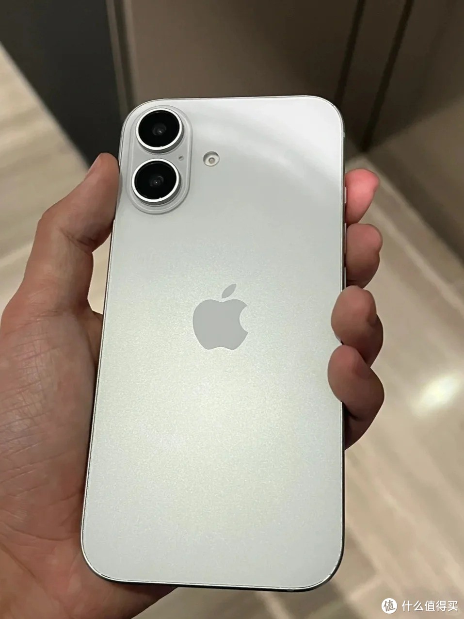 小米打败苹果，iPhone16系列销量下滑，库克这回又玩砸了？