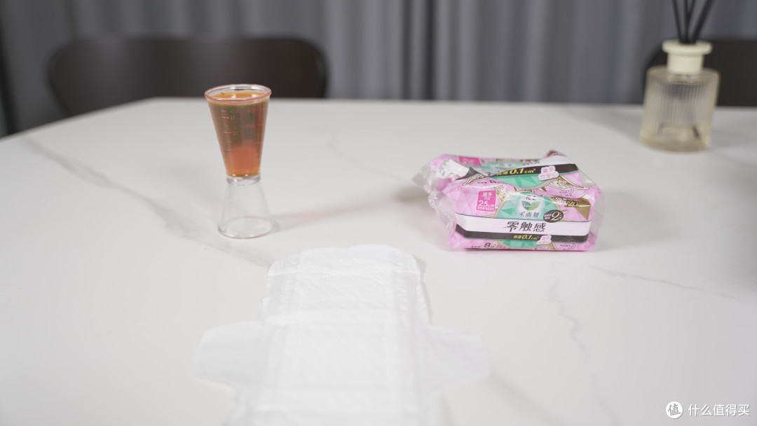 姨妈巾怎么选？10款超薄日用卫生巾横评，竟然不是越贵的越好用！