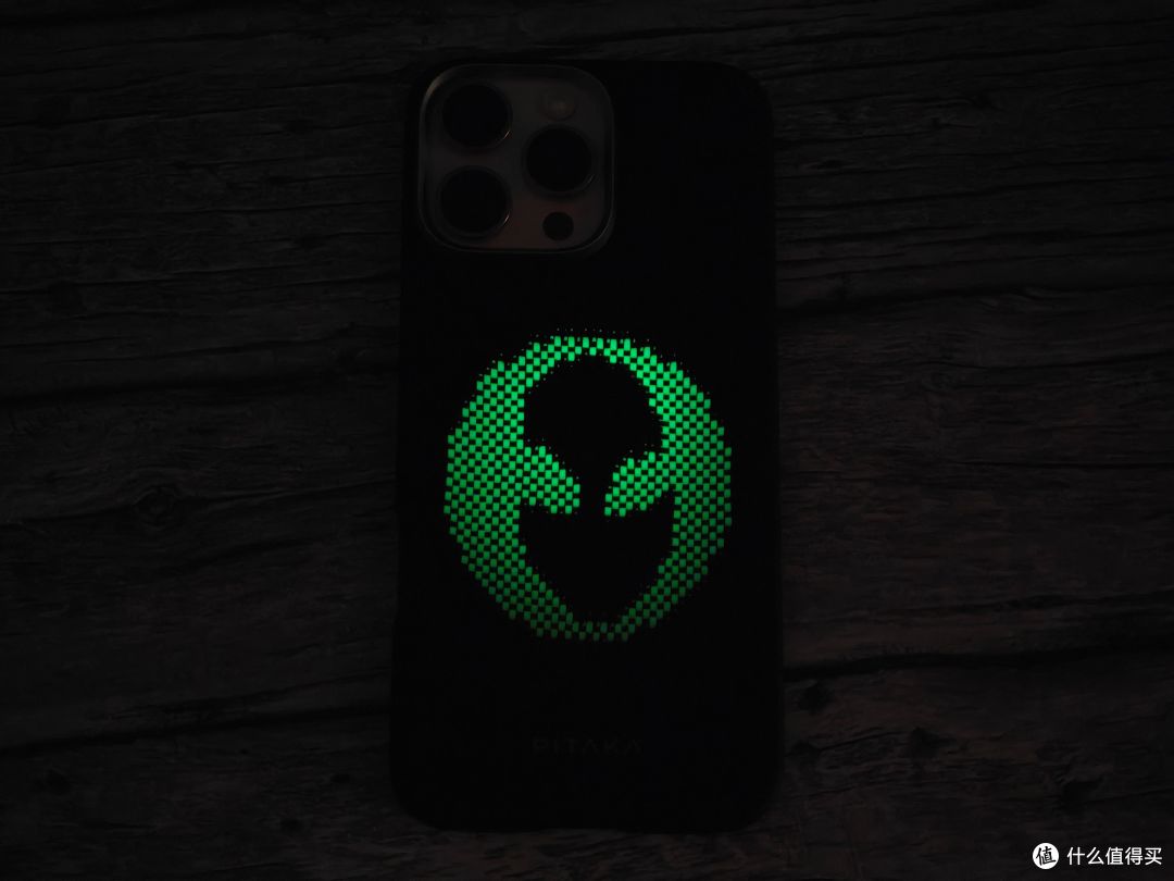 晚上会自发光哦 非常帅气