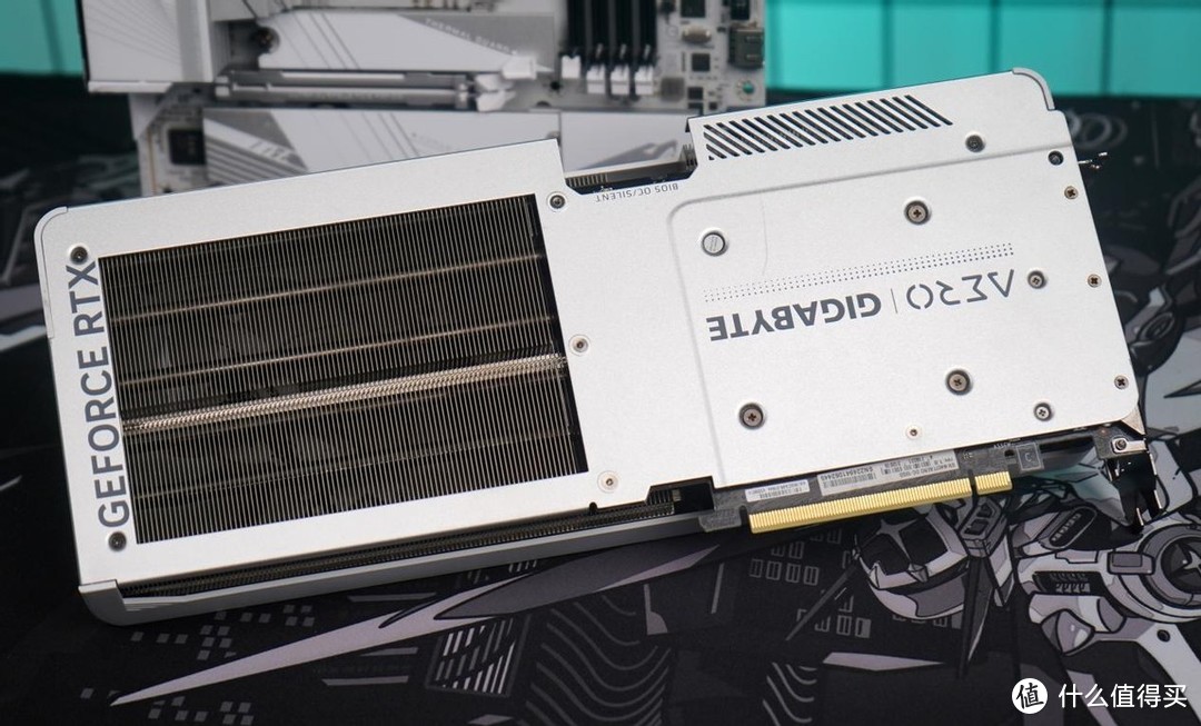 游戏神U+技嘉B760M冰雕X+技嘉4070Ti ，打造纯白海景房RGB主机