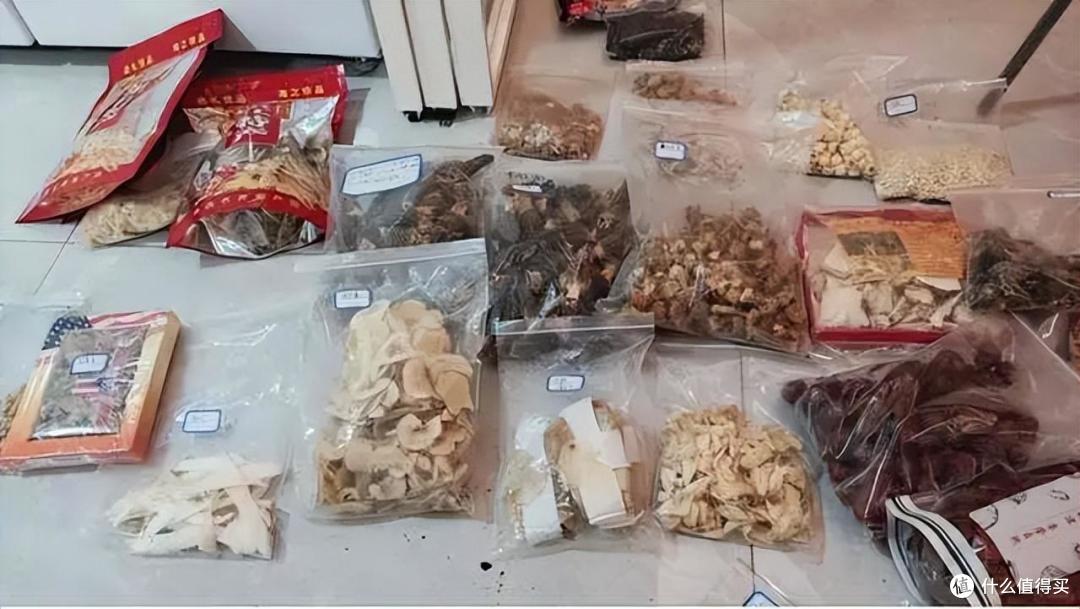 用旧的冰箱可别扔，放卧室里，比卖掉还值钱！可惜许多人不懂！