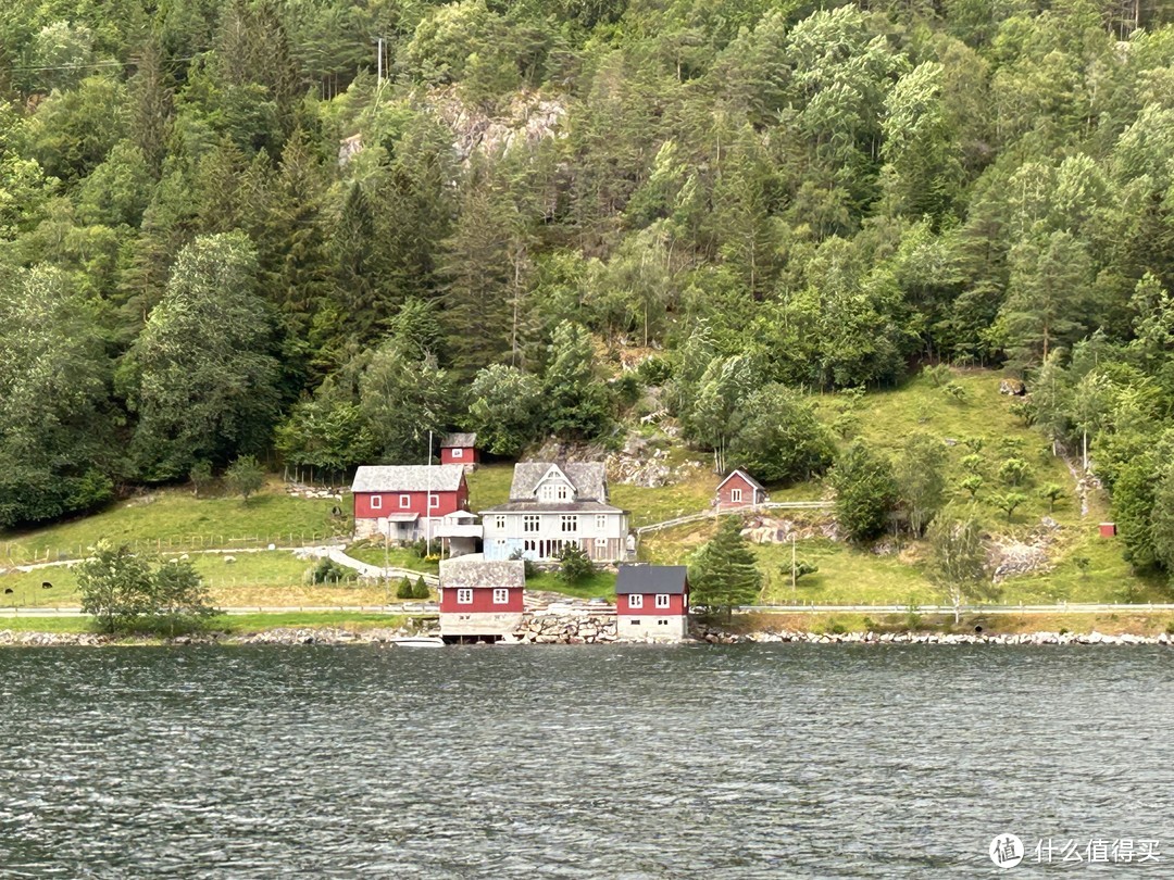 迟到四年的挪威亲子之旅—篇五（上）： 7月4日—不可复制的绝对深度，Hardangerfjord峡湾公交游......