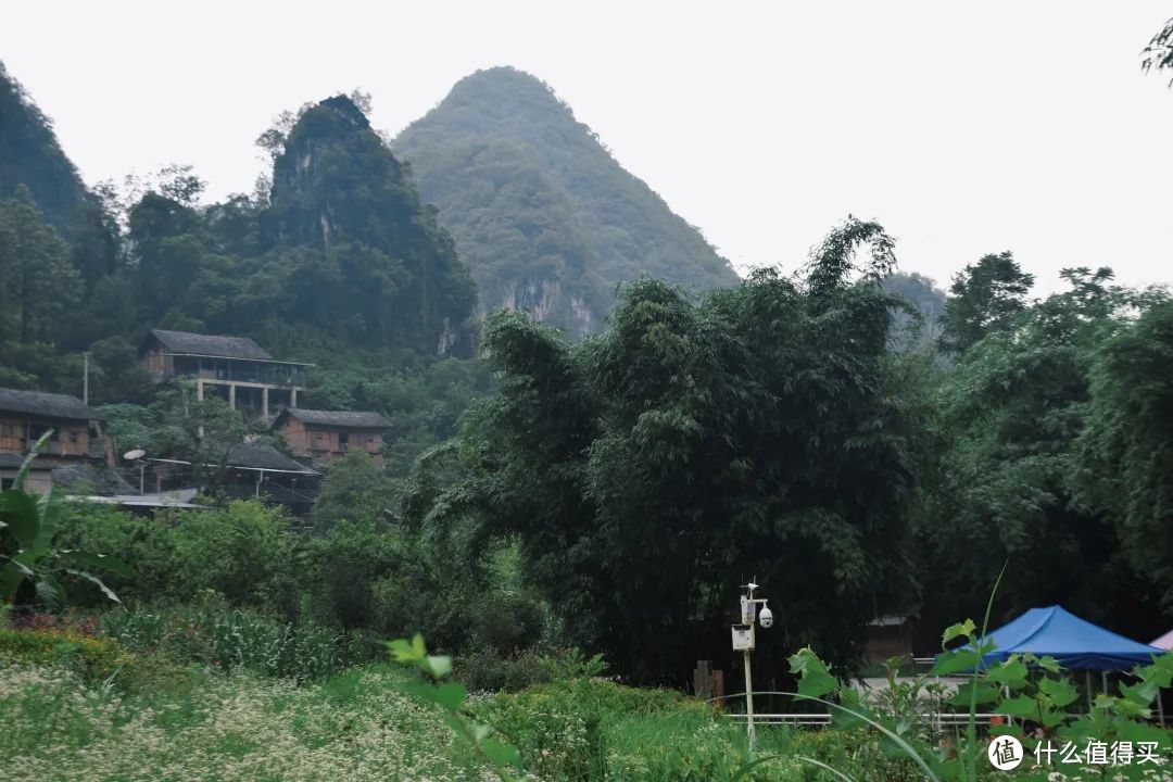 它是贵州山水的排面，避暑和小吃都是满分