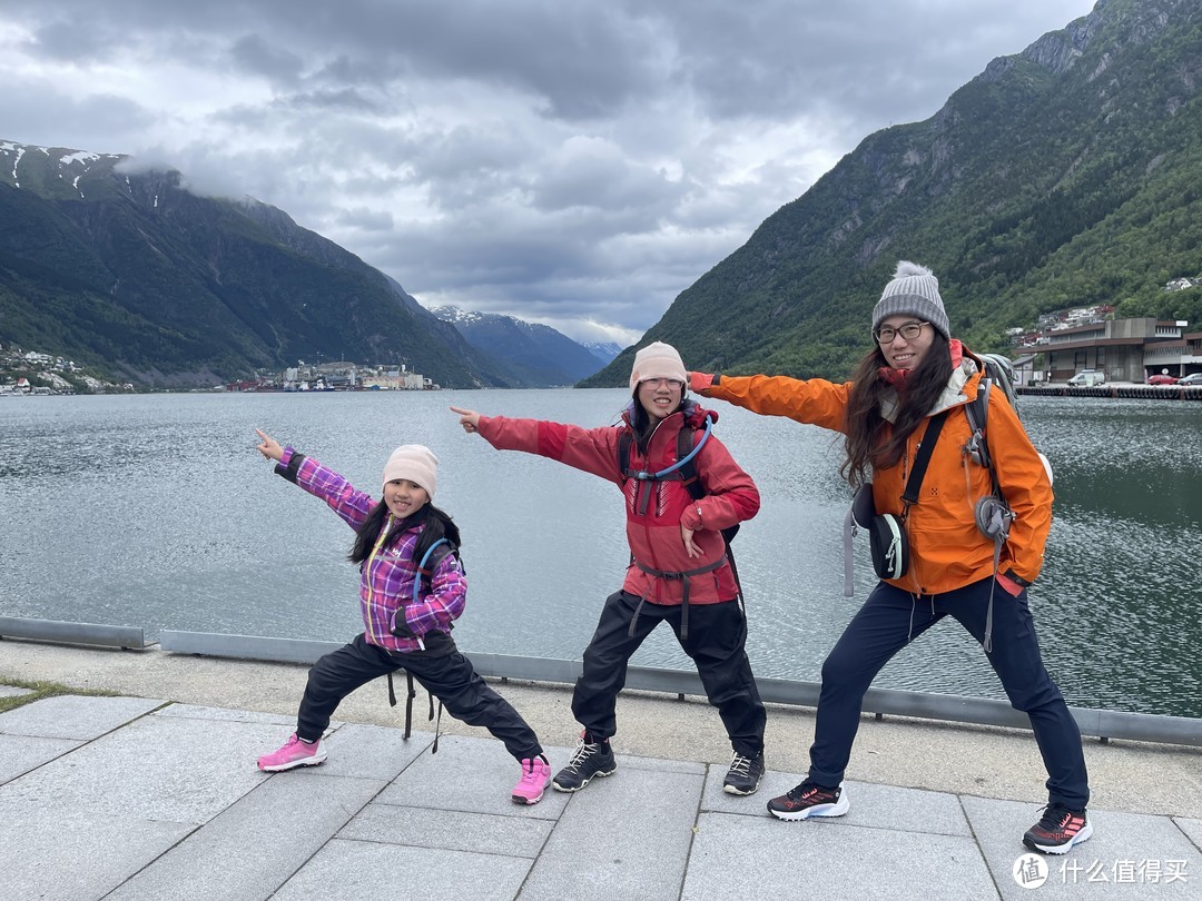 迟到四年的挪威亲子之旅—篇六（下）： 7月4日—不可复制的绝对深度，Hardangerfjord峡湾公交游......