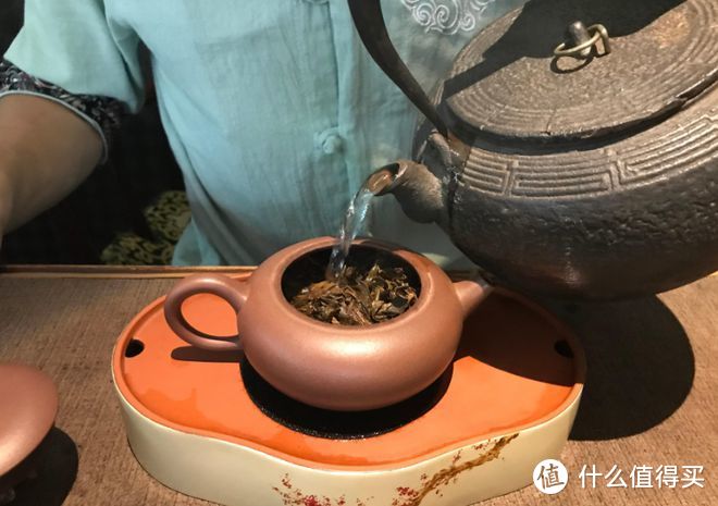 黄金段泥紫砂壶适合泡什么茶？