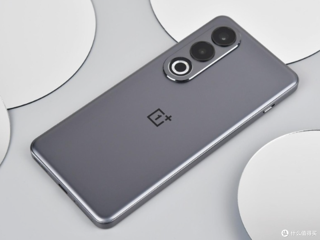 2000元以内，性能与品质兼备的手机推荐：让你的每一分钱都物超所值！