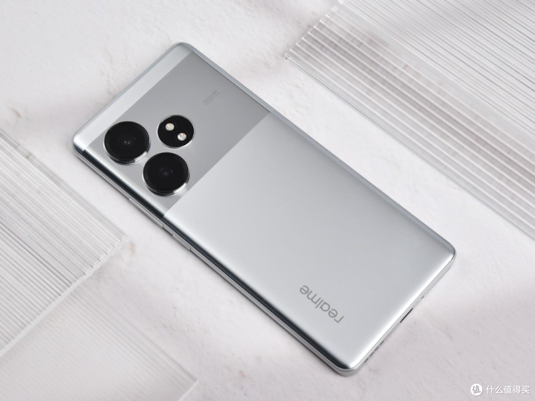 2000元以内，性能与品质兼备的手机推荐：让你的每一分钱都物超所值！