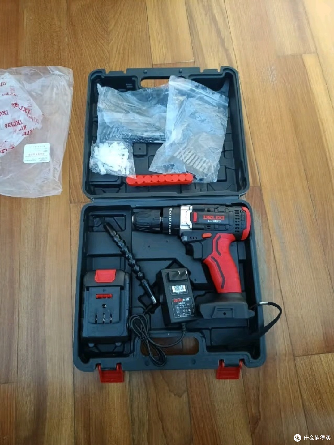 德力西手电钻锂电钻，无刷电机设计，性能卓越！