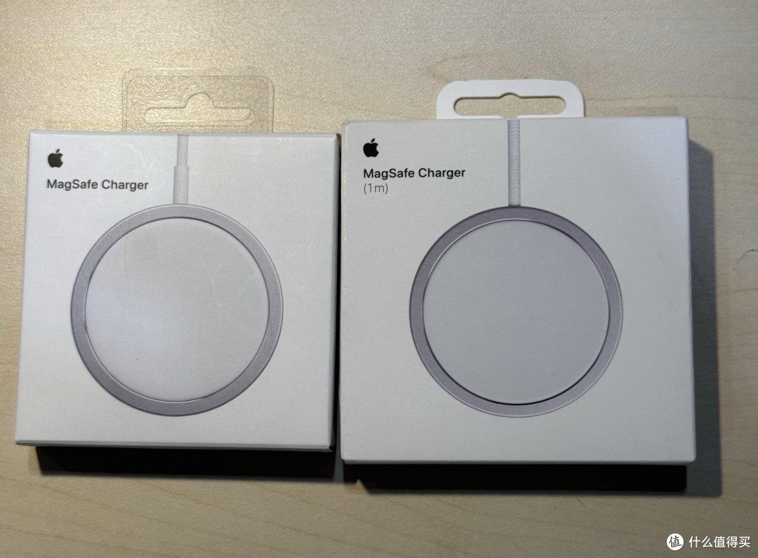 左：15W国行     右：25W港版