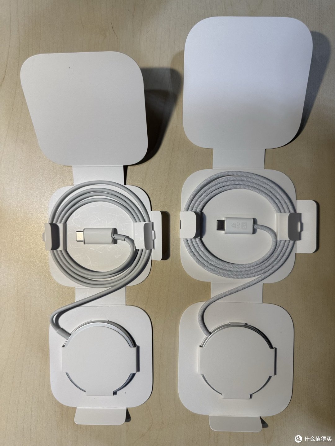 左：15W国行     右：25W港版