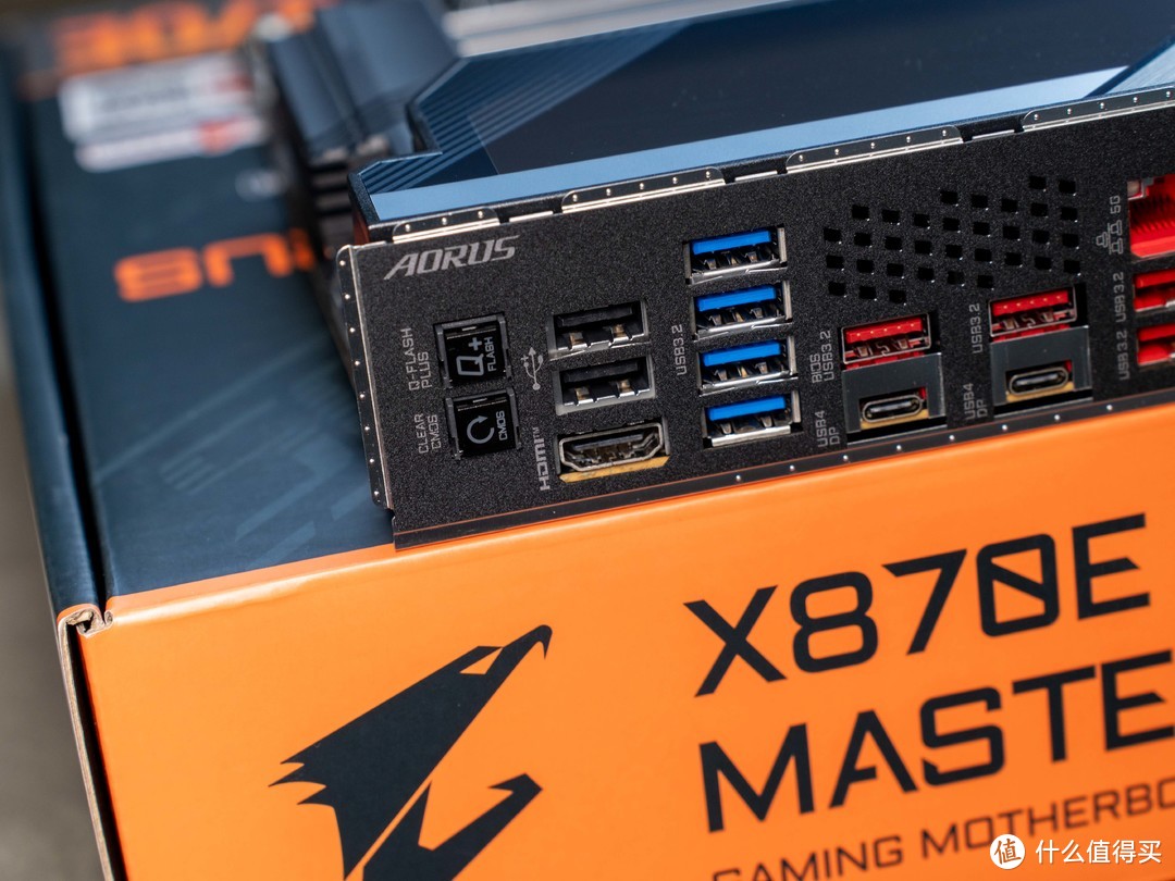 配置拉满、轻松超频，技嘉X870E AORUS MASTER超级雕主板测评