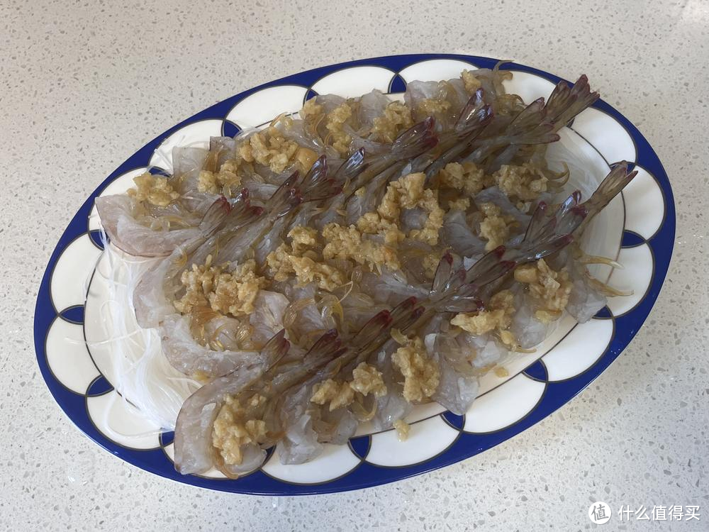 不是白灼就是油爆？试试这道『蒜蓉粉丝开背虾』，在家也能吃出饭店的范！