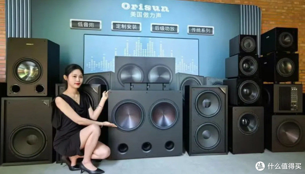 傲力声与小蚁携8K播放器A8、定制安装产品和低音炮、HIFI书架箱和数字合并功放在2024成都国际音响展