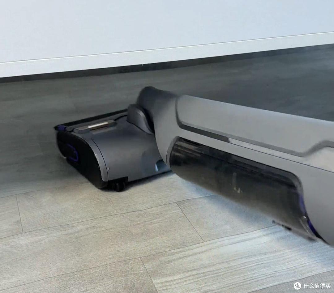 扫地机器人和洗拖地一体机哪个好用?对比一下:差距一目了然!