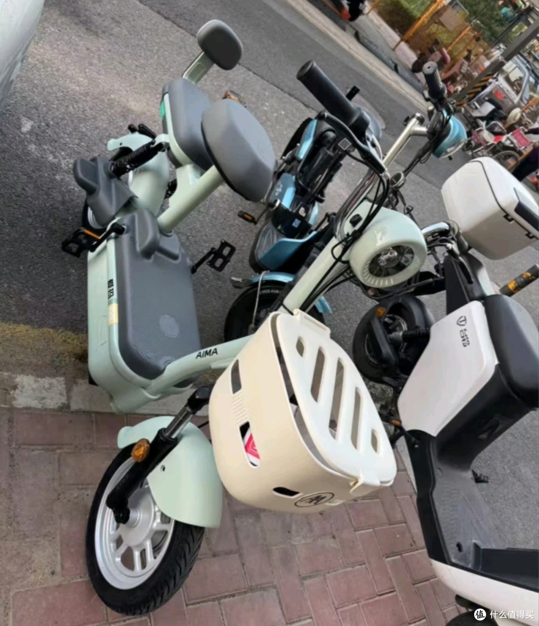 爱玛新国标电动车甜美q豆48v24ah锂电池可拆卸电瓶车电动自行车代步