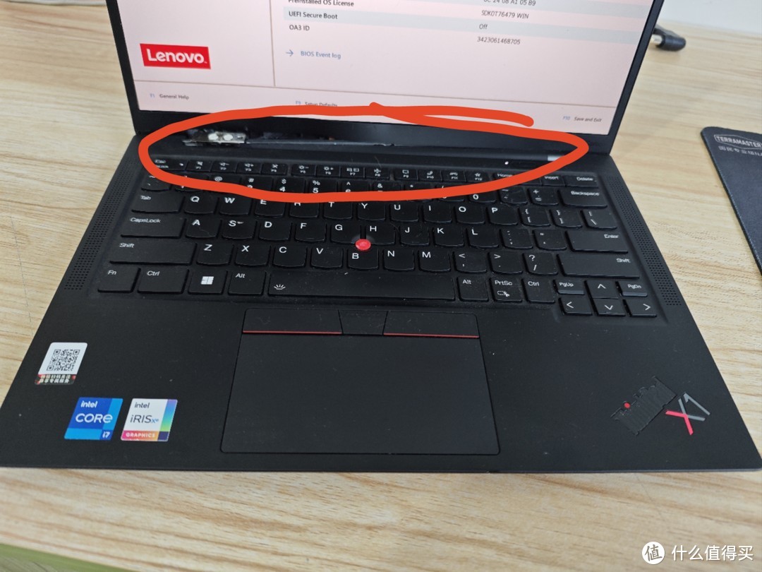 2000元thinkpad X1 Carbon 2022 i7-1260P 12代处理器徝不？