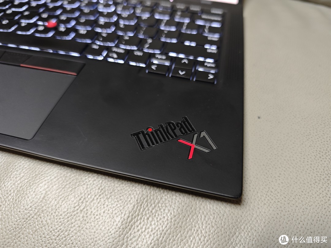 2000元thinkpad X1 Carbon 2022 i7-1260P 12代处理器徝不？