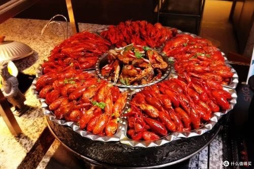 行李箱轮子选择：静音与耐磨性能解析