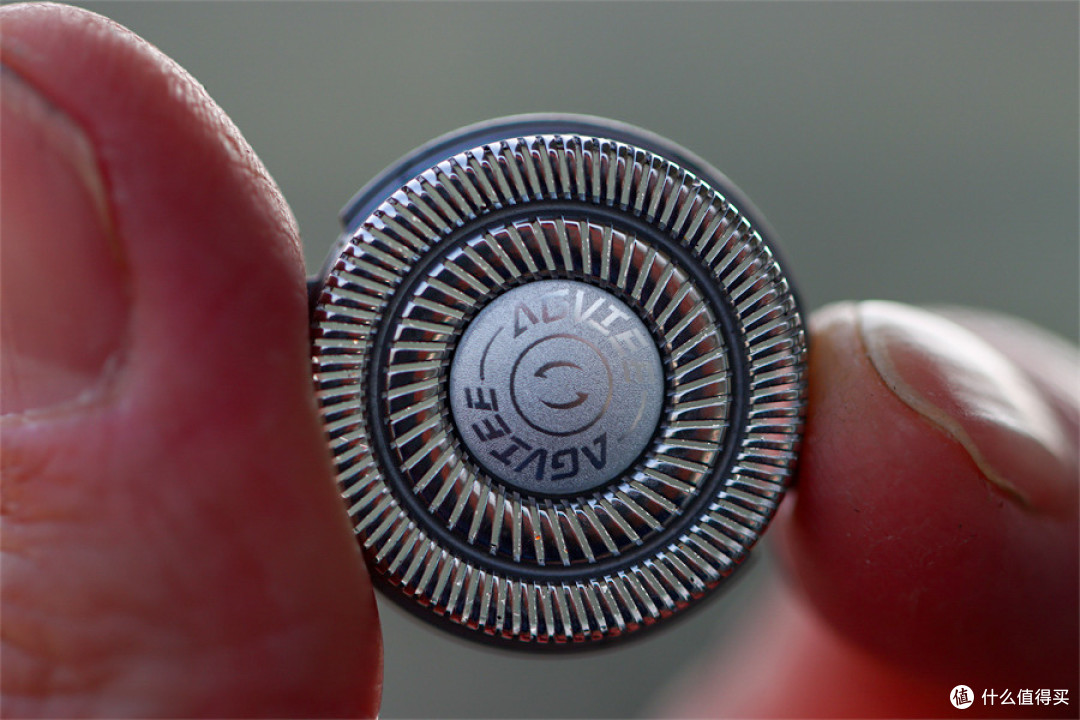 未野 MAX电动剃须刀测评，千元级净须性能不输顶级旗舰